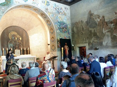 /A/2024/5/D/Misa za parove vjenčane u sljemenskoj kapeli i obnova bračnih zavjeta 2024 (1).jpg