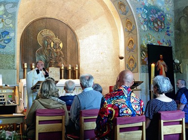 /A/2024/5/D/Misa za parove vjenčane u sljemenskoj kapeli i obnova bračnih zavjeta 2024 (2).jpg