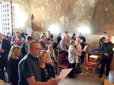 /A/2024/5/D/Misa za parove vjenčane u sljemenskoj kapeli i obnova bračnih zavjeta 2024 (3).jpg