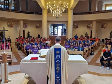 /A/2024/5/E/Maturanti u Sesvetama misnim slavljem zaključili srednjoškolsko obrazovanje (2).jpg