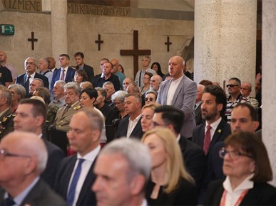 /A/2024/5/F/Nadbiskup Kutleša predvodio misno slavlje prigodom proslave svetkovine Tijelova i Dana državnosti Republike Hrvatske2024 (13).JPG