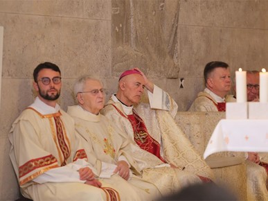 /A/2024/5/F/Nadbiskup Kutleša predvodio misno slavlje prigodom proslave svetkovine Tijelova i Dana državnosti Republike Hrvatske2024 (18).JPG