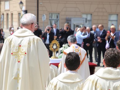 /A/2024/5/F/Nadbiskup Kutleša predvodio misno slavlje prigodom proslave svetkovine Tijelova i Dana državnosti Republike Hrvatske2024 (33).JPG