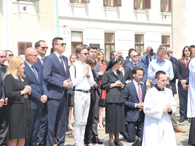 /A/2024/5/F/Nadbiskup Kutleša predvodio misno slavlje prigodom proslave svetkovine Tijelova i Dana državnosti Republike Hrvatske2024 (42).JPG