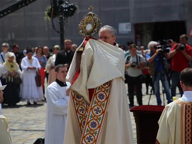 /A/2024/5/F/Nadbiskup Kutleša predvodio misno slavlje prigodom proslave svetkovine Tijelova i Dana državnosti Republike Hrvatske2024 (46).JPG