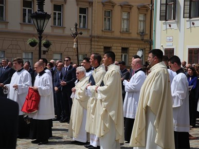 /A/2024/5/F/Nadbiskup Kutleša predvodio misno slavlje prigodom proslave svetkovine Tijelova i Dana državnosti Republike Hrvatske2024 (49).JPG