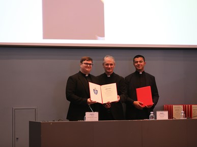 /A/2024/5/F/Podjela diploma djakoni 2024 (11).JPG