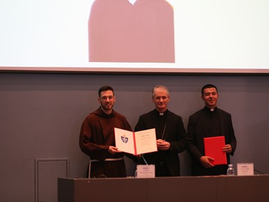 /A/2024/5/F/Podjela diploma djakoni 2024 (12).JPG