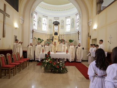 /A/2024/5/F/Župa Presvetog Trojstva u Krašiću proslavila titular2024 (4).jpg