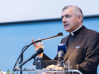 /A/2024/6/A/U Vijencu predstavljena knjiga „Sveta Maravillas – naravno u Nadnaravnom“2024 (5).jpg