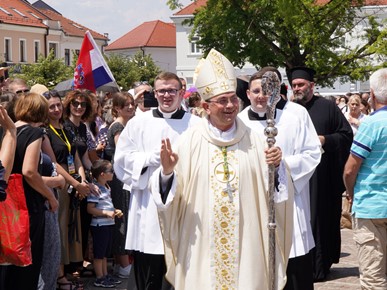 /A/2024/6/B/Nadbiskup Kutleša zaredio fra Ivu Martinovića za novog požeškog biskupa (5).jpg