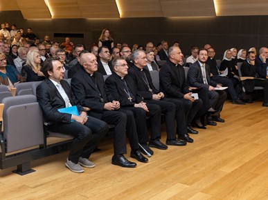 /A/2024/6/C/Predstavljena knjiga „…da svijet uzvjeruje“ apostolskog nuncija u RH nadbiskupa Giorgia Lingue (2).jpg