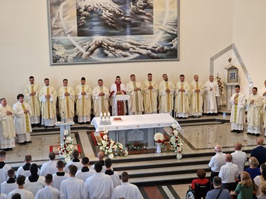 /A/2024/6/F/Vlč. Filip Pranjić proslavio mladu misu u Župi Dobrog Pastira u Brestju2024 (5).jpg