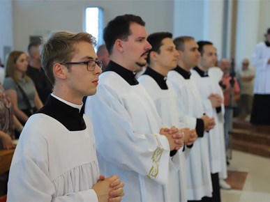 /A/2024/6/G/Biskup Šaško primio desetoricu bogoslova među kandidate Zagrebačke nadbiskupije za sveti red2024 (13).JPG