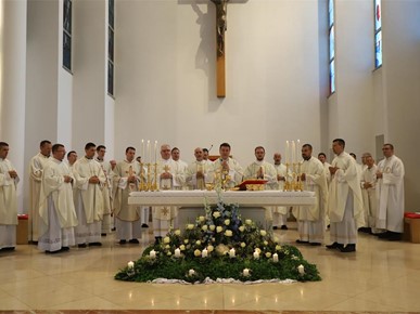 /A/2024/6/G/Biskup Šaško primio desetoricu bogoslova među kandidate Zagrebačke nadbiskupije za sveti red2024 (3).JPG