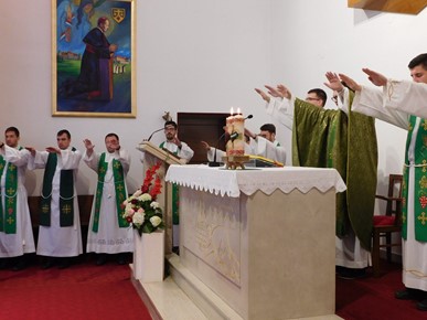 /A/2024/7/B/​Mladomisnici posjetili Karmel u Brezovici (2).jpg