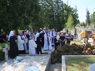 /A/2024/7/C/Sprovod s Barbara M Cindori (23).JPG