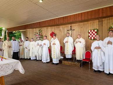 /A/2024/7/D/Krešimir i Marko Bušić proslavili mladu misu u Mississaugi (2).jpg