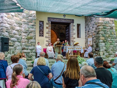 /A/2024/7/D/Proštenje na Sljemenu i završetak proslave obljetnica 90 godina posvete kapelice i 60 godina osnutka sljemenske Župe (7).jpg