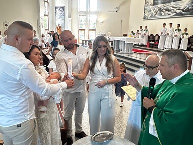/A/2024/7/E/Krštenje petog djeteta u obitelji Katić proslavljeno u Brestiju2024 (2).jpg