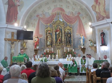 /A/2024/7/E/Proslavljeno četrdeset godina svećeništva vlč. Marijana Piskača2024 (1).JPG