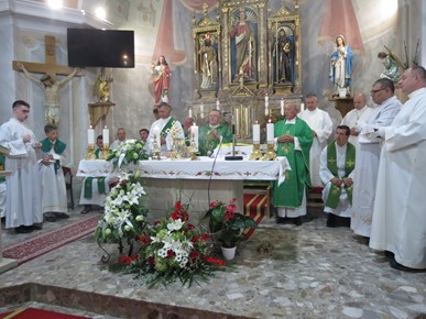 /A/2024/7/E/Proslavljeno četrdeset godina svećeništva vlč. Marijana Piskača2024 (3).JPG