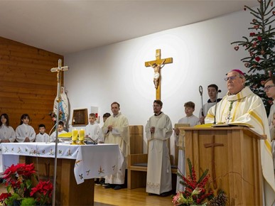 /A/2025/1/A/Biskup Gorski ​krstio šesto dijete u obitelji Andrić25 (1).JPG