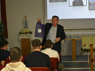 /A/2025/10/A/Započela suradnja HKLD-a sa Međubiskupijskim sjemeništem u Zagrebu (3).jpg