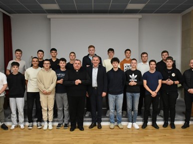 /A/2025/10/A/Započela suradnja HKLD-a sa Međubiskupijskim sjemeništem u Zagrebu (6).jpg