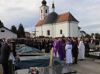 /A/2025/10/B/251009 Sprovodni obredi za preč. Đuru Saboleka (30).JPG