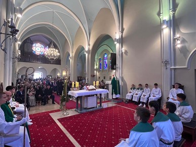 /A/2025/10/C/Biskup Šaško krstio šesto dijete obitelji Duspara (1).jpeg