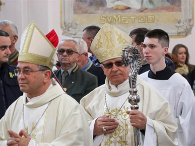 /A/2025/10/D/Biskup Gorski predvodio euharistijsko slavlje svetkovine sv. Terezije Avilske, zaštitnice požeške katedrale (16).jpg