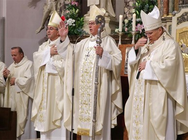 /A/2025/10/D/Biskup Gorski predvodio euharistijsko slavlje svetkovine sv. Terezije Avilske, zaštitnice požeške katedrale (18).jpg