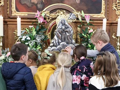 /A/2025/10/D/Biskup Gorski predvodio euharistijsko slavlje svetkovine sv. Terezije Avilske, zaštitnice požeške katedrale (2).jpg