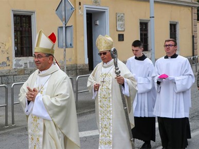 /A/2025/10/D/Biskup Gorski predvodio euharistijsko slavlje svetkovine sv. Terezije Avilske, zaštitnice požeške katedrale (8).jpg