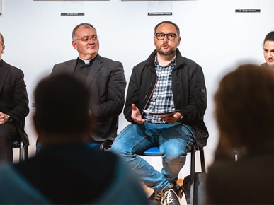 /A/2025/10/D/Održan susret karlovačkih svećenika i vjeroučitelja (10).jpg