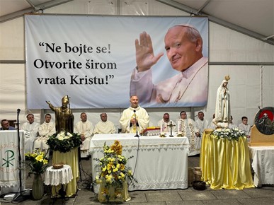 /A/2025/10/F/Župa Jelkovec proslavila blagdan svog zaštitnika sv. pape Ivana Pavla II (2).jpg