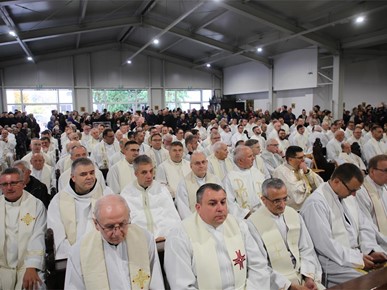 /A/2025/10/Kardinalova zlatna misa/251020 Zlatna misa (3).JPG