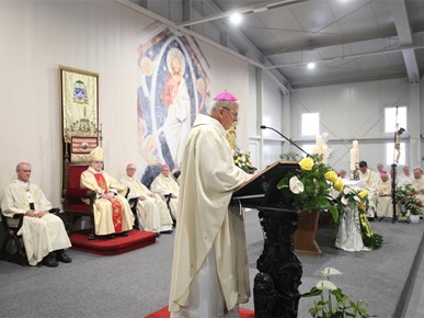 /A/2025/10/Kardinalova zlatna misa/251020 Zlatna misa (33).JPG