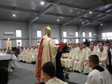 /A/2025/10/Kardinalova zlatna misa/251020 Zlatna misa (38).JPG