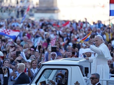 /A/2025/10/Papa se susreo s hrvatskim hodočasnicima (8).jpg