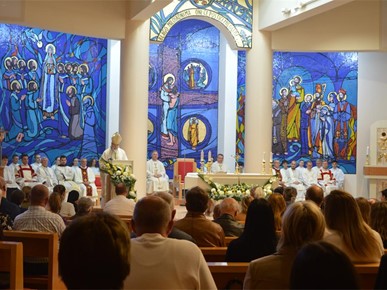 /A/2025/11/A/Biskup Šaško predvodio slavlje župne svetkovine Svih svetih u Sesvetama (7).JPG