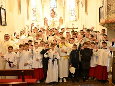 /A/2025/11/B/Održan dekanatski susret ministranata Dugoreško-mrežničkog dekanata (2).jpg