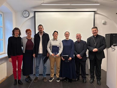 /A/2025/11/B/​Svečana dodjela potvrda polaznicima programa cjeloživotnog obrazovanja KBF-a (4).jpg