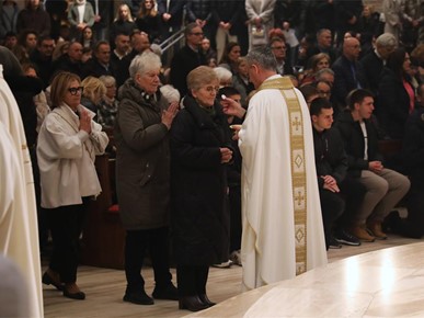 /A/2025/11/C/Nadbiskup Kutleša predvodio misno slavlje povodom 50. obljetnice Župe Duha Svetoga i 25. obljetnice posvete zavjetne crkve Sveta Mati Slobode na Jarunu (23).JPG