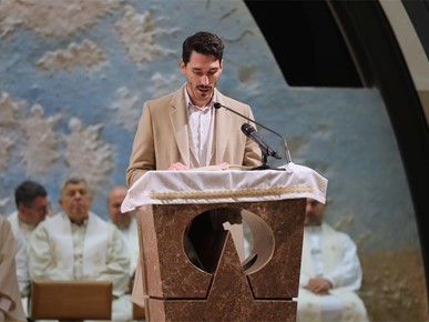 /A/2025/11/C/Nadbiskup Kutleša predvodio misno slavlje povodom 50. obljetnice Župe Duha Svetoga i 25. obljetnice posvete zavjetne crkve Sveta Mati Slobode na Jarunu (9).JPG