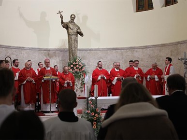 /A/2025/11/C/Župnu svetkovinu sv. Nikole Tavelića u Kustošiji predvodio nadbiskup Dražen Kutleša (11).JPG