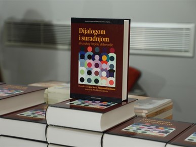 /A/2025/11/D/Predstavljen zbornik Dijalogom i suradnjom do svakog čovjeka dobre volje u čast prof. dr. sc. Stjepana Balobana (1).JPG