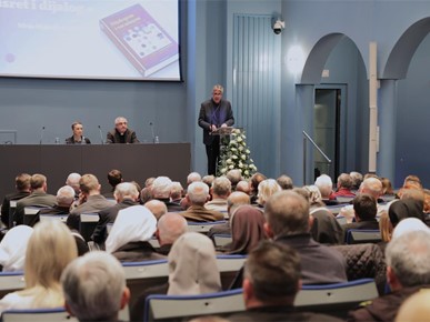 /A/2025/11/D/Predstavljen zbornik Dijalogom i suradnjom do svakog čovjeka dobre volje u čast prof. dr. sc. Stjepana Balobana (12).JPG