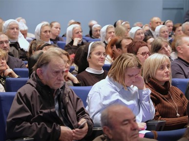 /A/2025/11/D/Predstavljen zbornik Dijalogom i suradnjom do svakog čovjeka dobre volje u čast prof. dr. sc. Stjepana Balobana (6).JPG